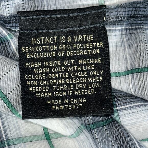 Helix Men’s Medium Short-Sleeve Button-Up Shirt Bundle (2) – Pinstripe & Plaid - Picture 8 of 15